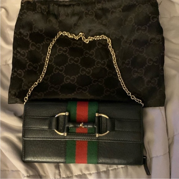 Gucci wallet on a chain - Picture 1 of 5